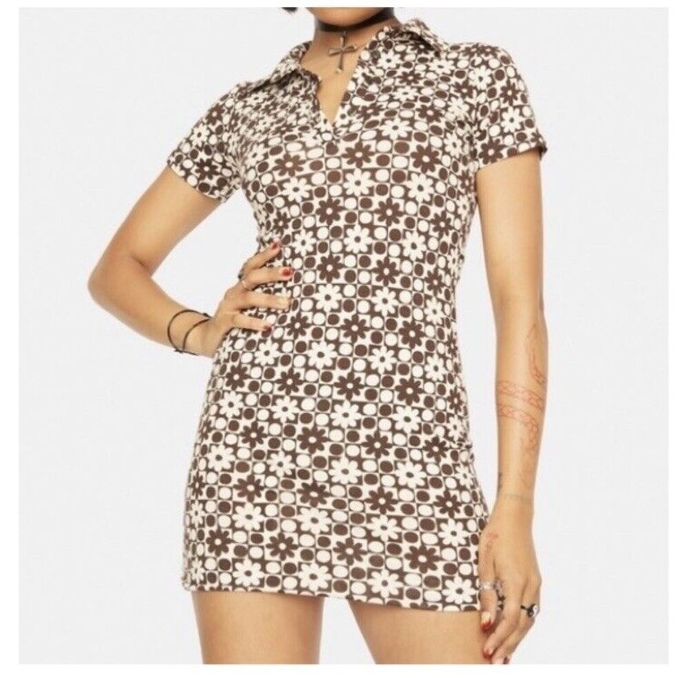 Motel Rocks Jeeves T-Shirt Dress In Patchwork Daisy | sz M 60s Style Floral